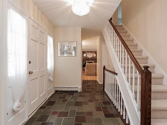 2nd image of 17 Saddle Ct