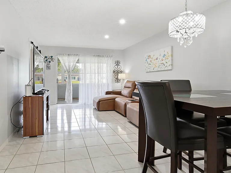 232 Lake Meryl Dr — Photo 13