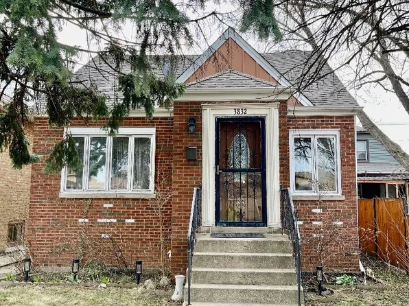 3832 N Oak Park Ave, Chicago, IL 60634