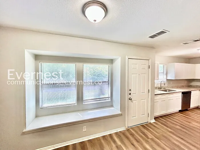 230 Creek Cove Dr — Photo 8