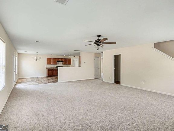 5th image of 1160 Pebble Ridge Dr