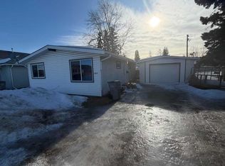 10025 N 96th Ave, Grande Prairie, AB T8V 0M4