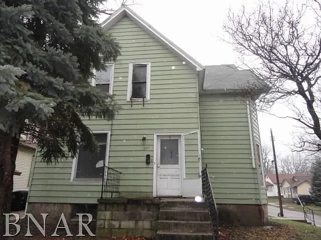 1001 S Madison St photo 1