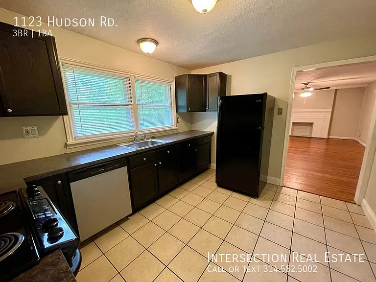 1123 Hudson Rd — Photo 6