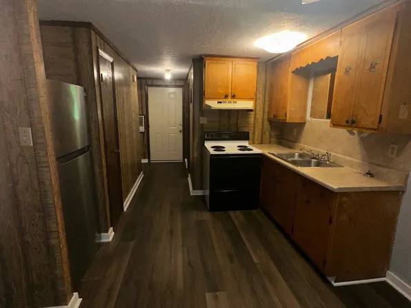 638 Melrose Dr #11, Bassett, VA 24055