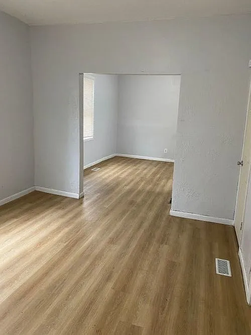 5 bed, 1040 sqft, $2,500 — Photo 3