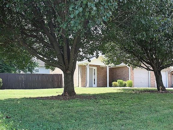 2nd image of 893 W Peachtree Dr #1