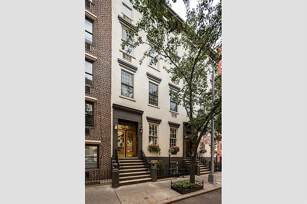 Sold by Corcoran | media 28