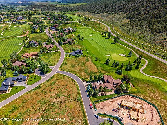 5th image of 15 Horseshoe Ln