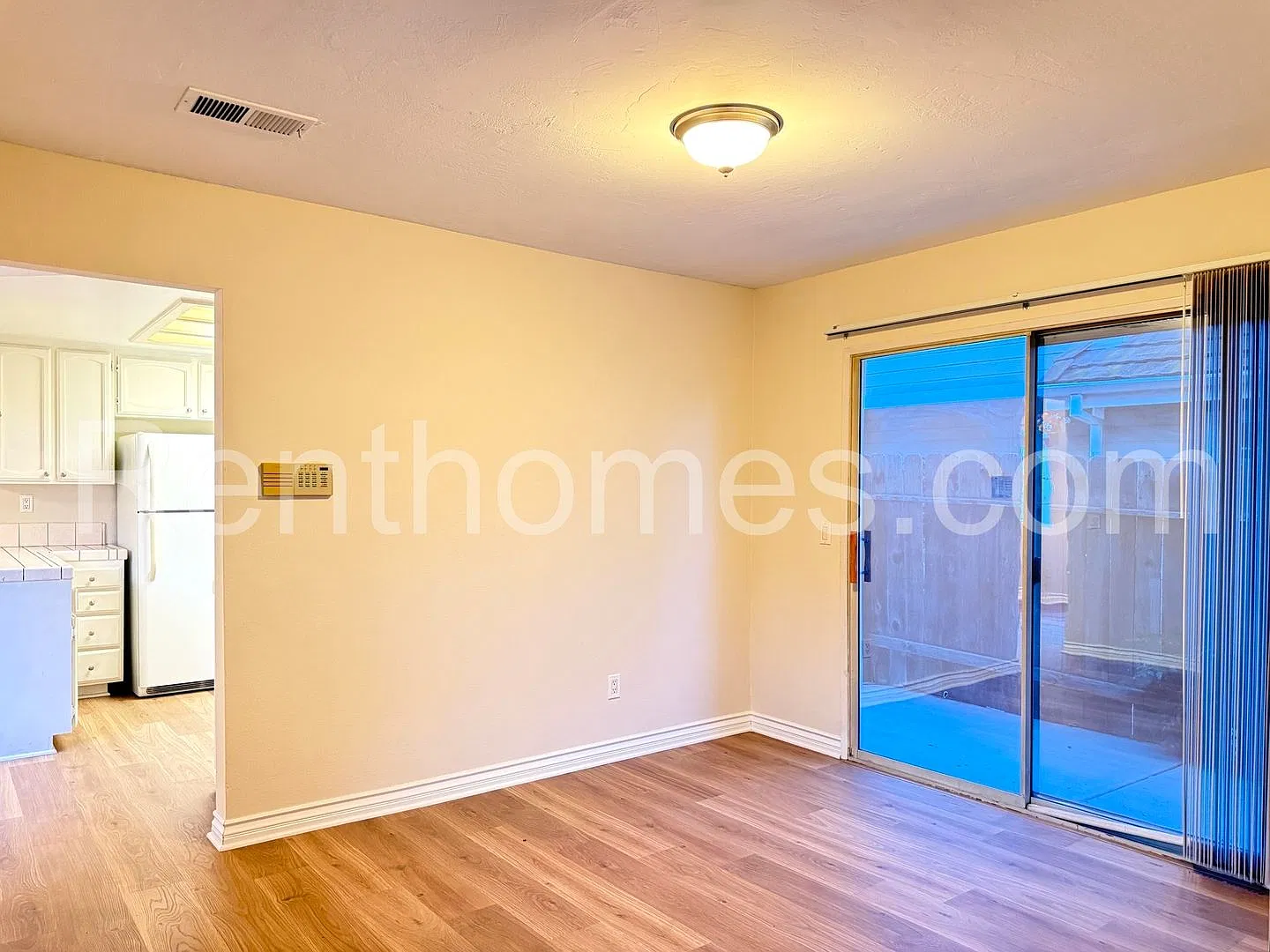 Carmel Mt Ranch, 10222 Rancho Carmel Dr, Gated, AC, Fireplace, 2 Car Garage. — Photo 3