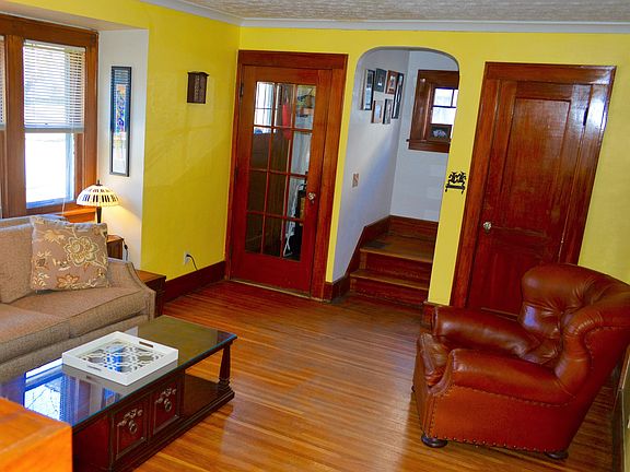 From the dining room to the.