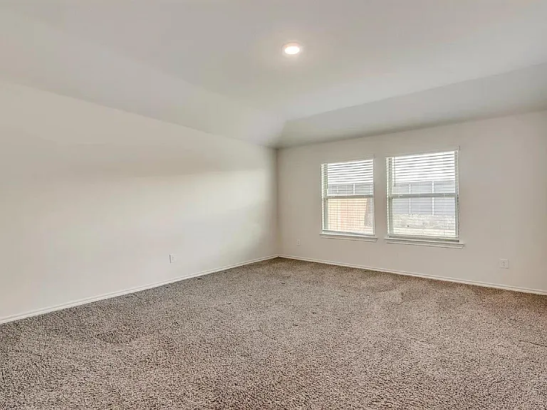 972 Glover Dr — Photo 10