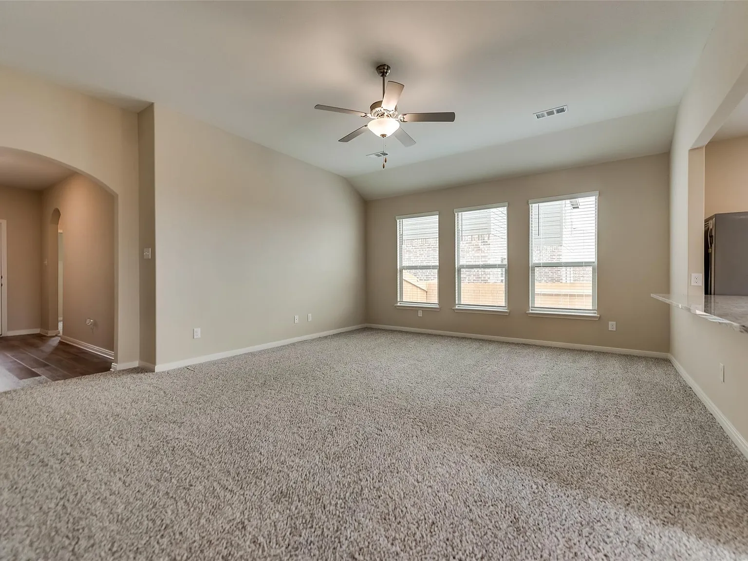 4 bed, 1803 sqft, $1,875 — Photo 4
