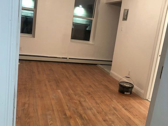 3rd image of 7404 Metropolitan Ave #1