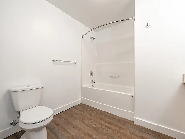 3185 Tillicum Rd — Photo 3