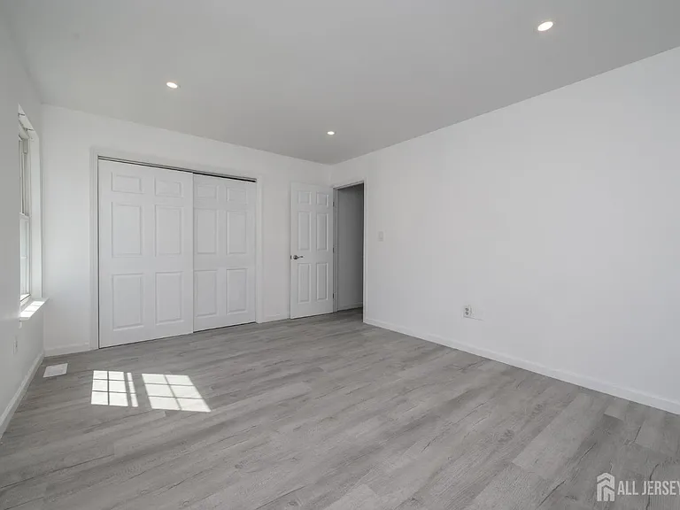805 Darlington Dr — Photo 24
