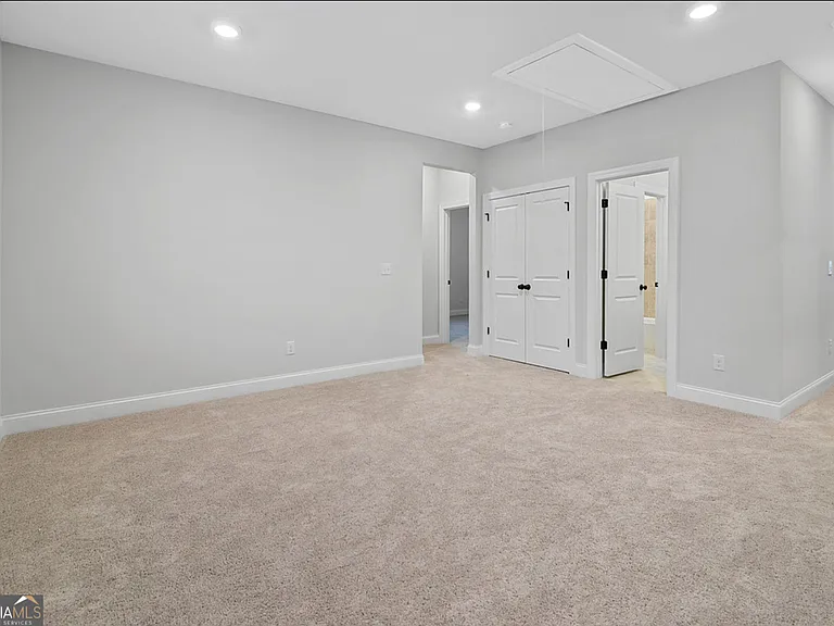 127 Vivian Ln — Photo 34
