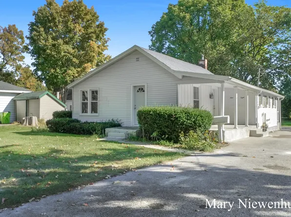 908 S Lake St, Greenville, MI 48838