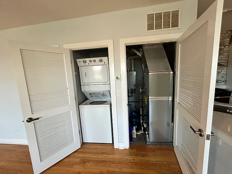 1801 S Throop St #403 — Photo 4