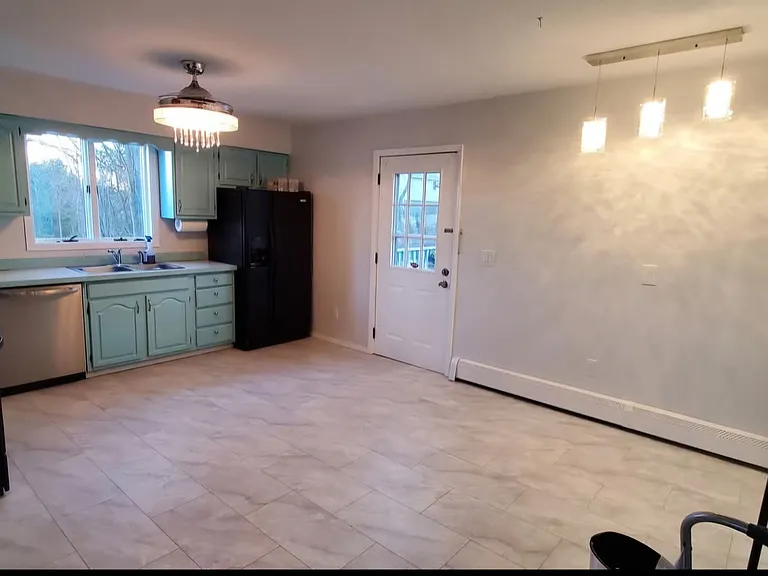 717 Squires Ave #LEFT — Photo 1