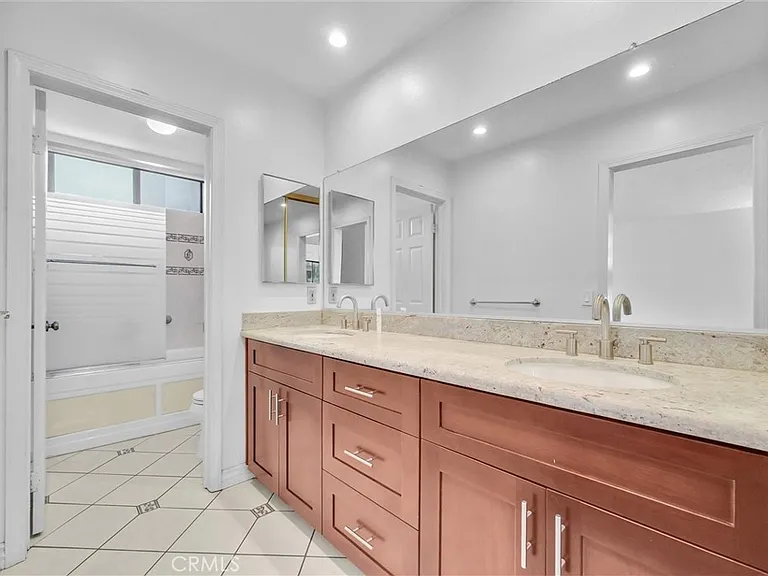 11413 Lower Azusa Rd — Photo 12