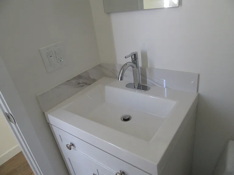 3008 1/4 S West View St #1/4 — Photo 12