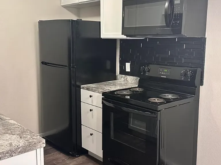 Sonterra West Apartments — Photo 6