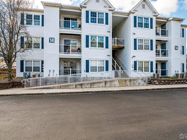 1414 Waterford Dr, Edison, NJ 08817