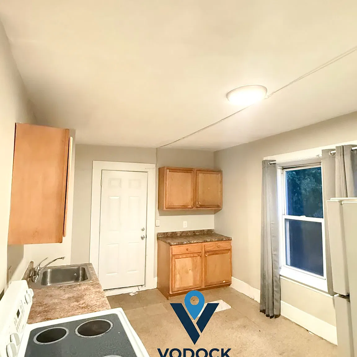 3 bed, 1000 sqft, $1,900 — Photo 1