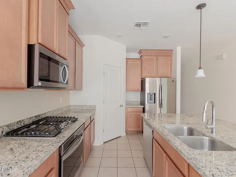 12329 W State Ave — Photo 9