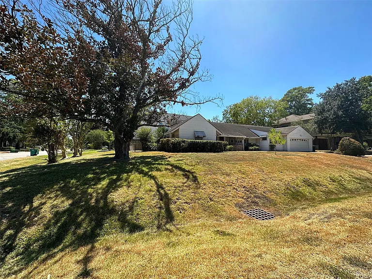 903 Lamonte Ln — Photo 35