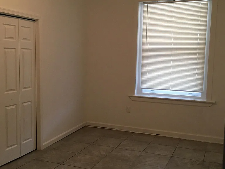 4943 Penn St #1B — Photo 8