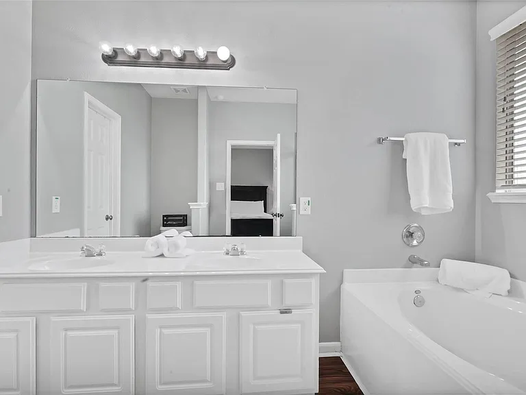 15319 Tupelo Dr — Photo 9