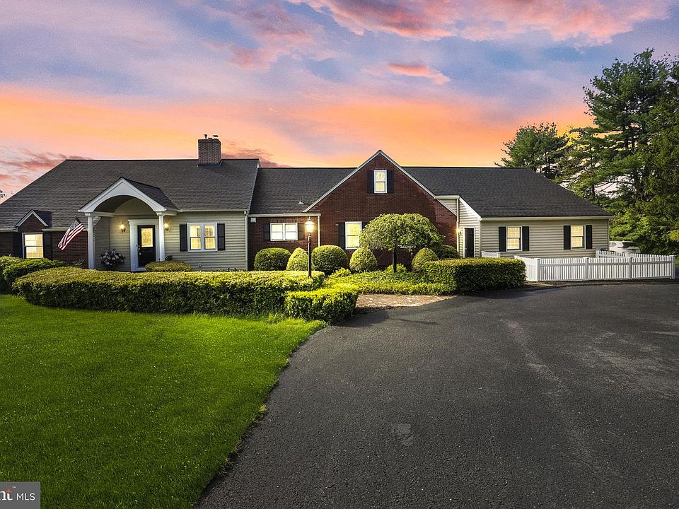 1st image of 50 Harbourton Woodsville Rd