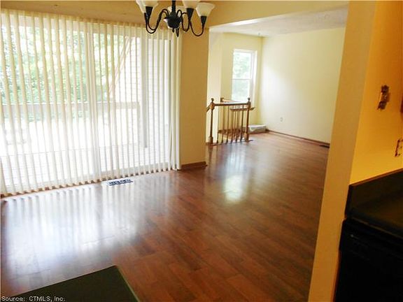 3rd image of 635 Longfellow Dr