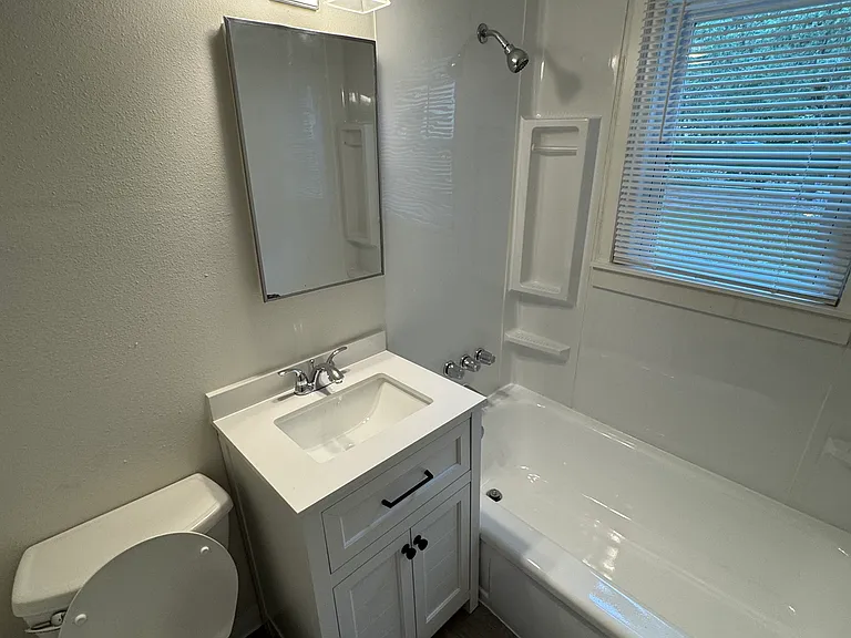701-709 E Myrtle St #703 — Photo 13