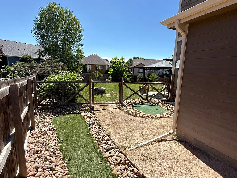 296 Sloan Dr — Photo 14