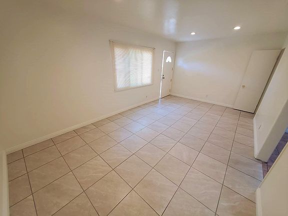 4th image of 1345 S Sultana Ave