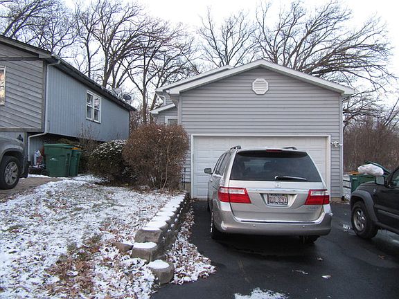 2nd image of 518 Oakwood Dr