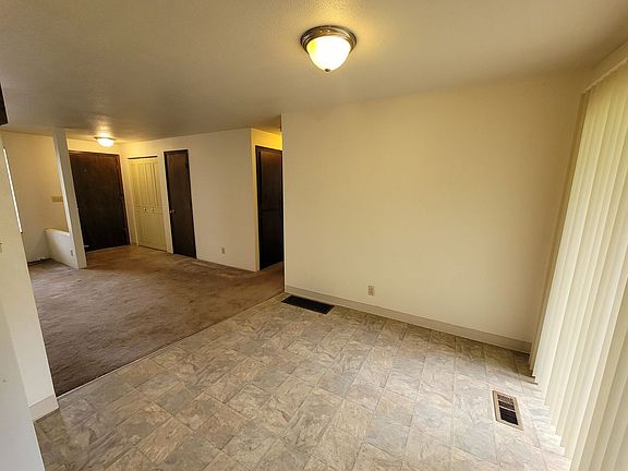 4th image of 660 & 670 Kingswood Ave #670