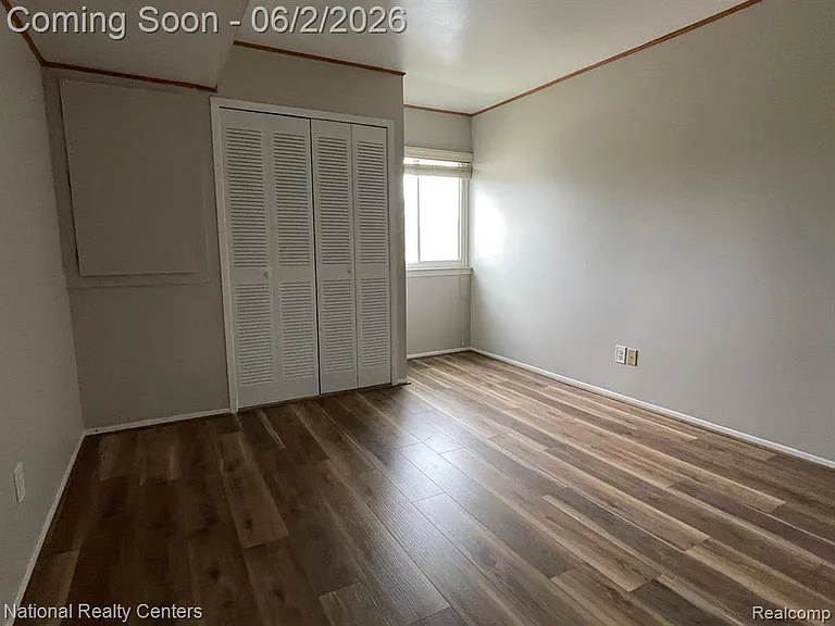 8719 Meadowbrook Dr — Photo 7