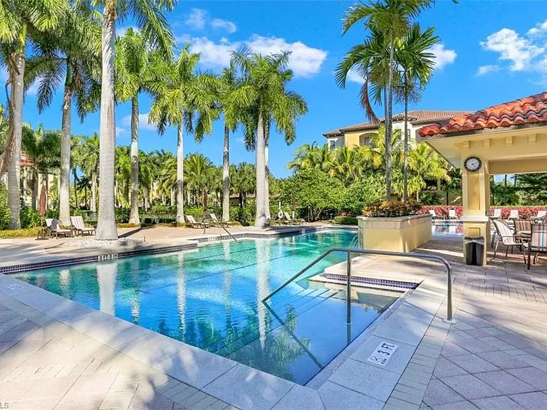 2751 Tiburon Blvd E #201 — Photo 27