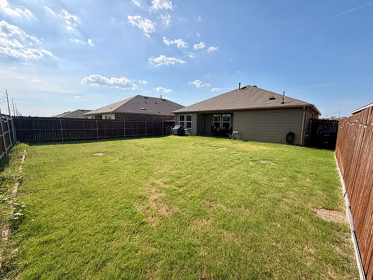1408 Skyline Dr — Photo 27