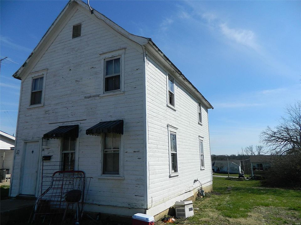 1st image of 102 E Jackson Ave