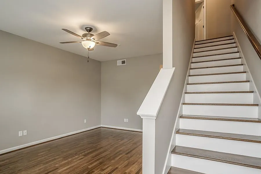 2 bed, 2.5 bath, 1152 sqft, $1,400 — Photo 4