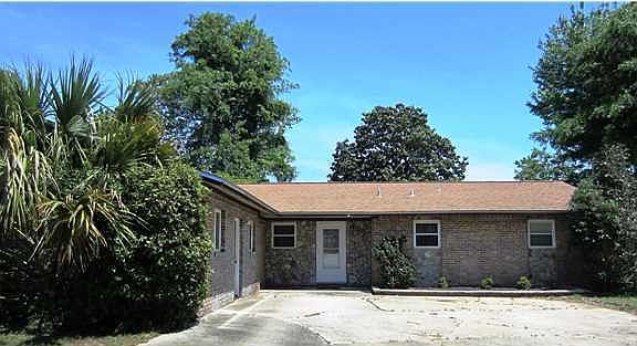 2nd image of 12 Royal Palm Dr