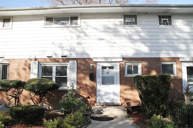 822 Skokie Blvd Unit C photo 1