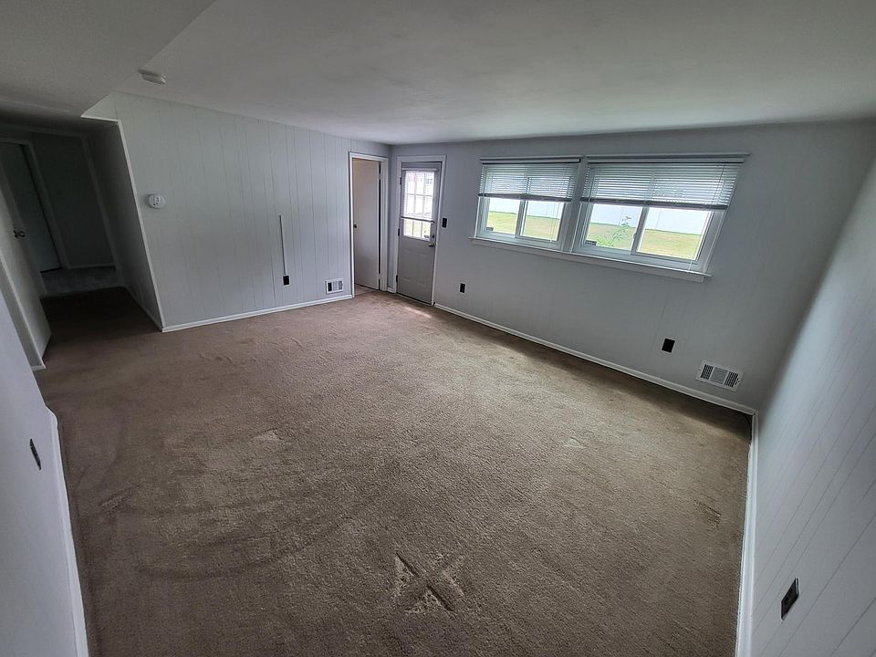 1st image of 36 Espie Ln #2