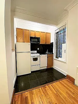 Rented by City Connections Realty | media 16