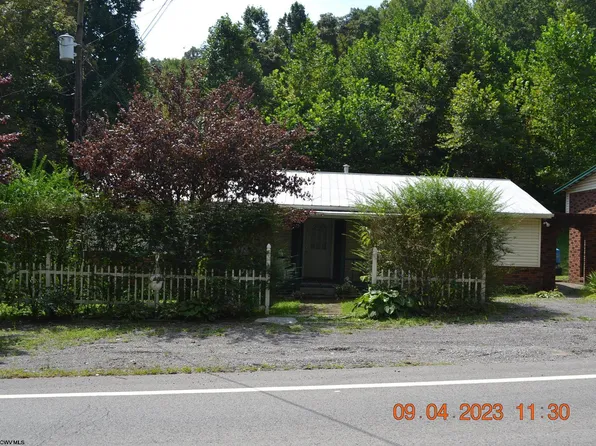 7548 Gauley Tpke, Napier, WV 26631